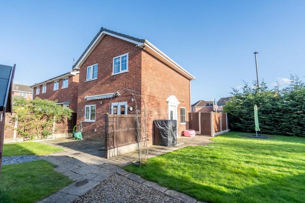 Acorn close 31 sunny ext.jpg