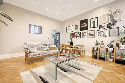 2 bedroom apartment for sale, Simmons Lane, London E4