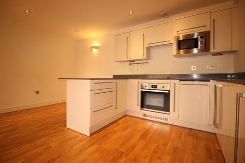 2 bedroom flat to rent, Catteshall Lane, Godalming GU7