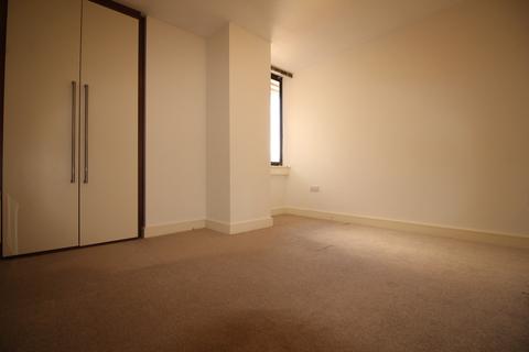 2 bedroom flat to rent, Catteshall Lane, Godalming GU7