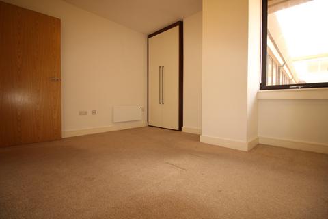 2 bedroom flat to rent, Catteshall Lane, Godalming GU7