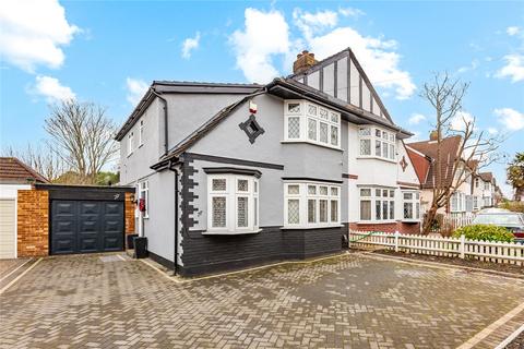 4 bedroom semi-detached house for sale, Mashiters Walk, Romford, RM1