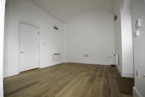 1 bedroom apartment to rent, The Galleries, Brentwood