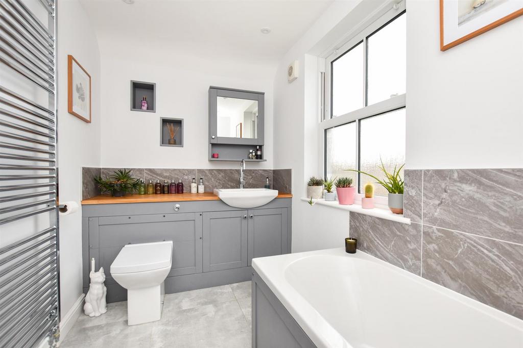 Ensuite