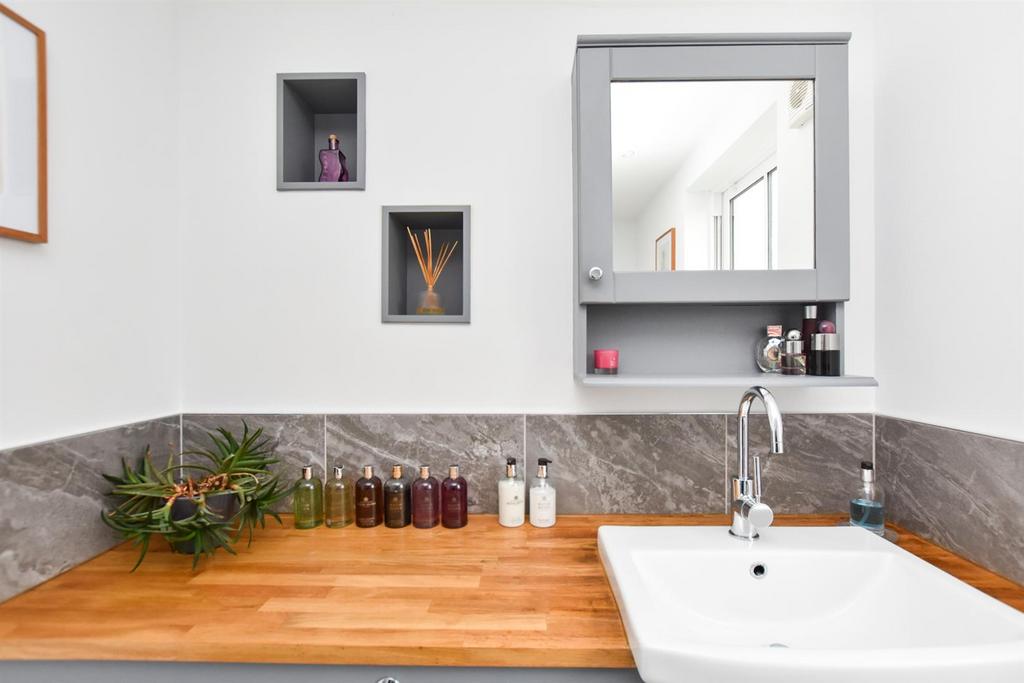 Ensuite