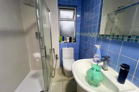 77 The Croft, Wembley, HA0 3EG