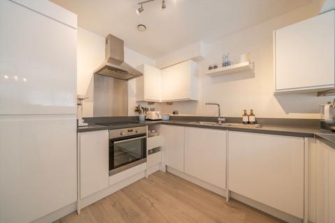 2 bedroom flat for sale, Parkhurst Road, London N7