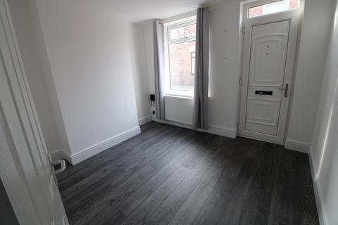 2 bedroom terraced house to rent, New Street, Swadlincote DE11