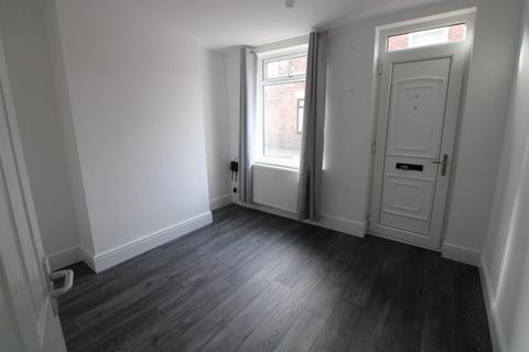 2 bedroom terraced house to rent, New Street, Swadlincote DE11