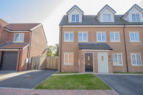 3 bedroom terraced house for sale, Almond Avenue, Barlborough