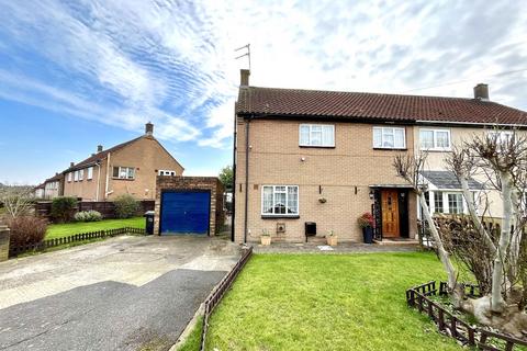 31 Tiverton Way, Chessington, KT9 2QS