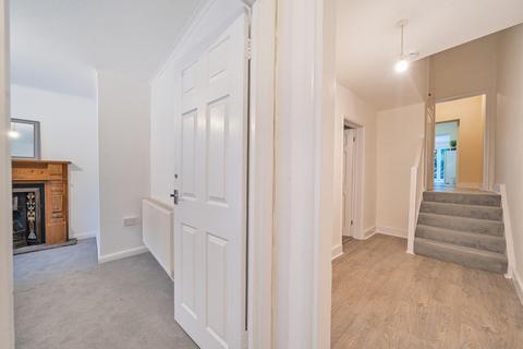 3 bedroom flat for sale, Wallbutton Road, Brockley