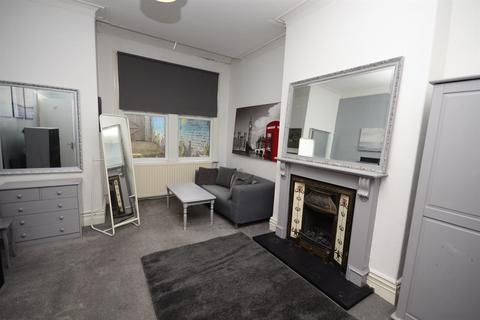 4 bedroom terraced house for sale, Durham Road, Low Fell