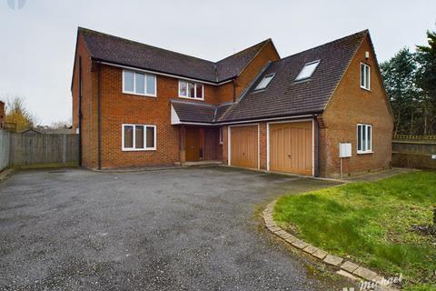 5 bedroom detached house for sale, Wendover Way, Aylesbury, Buckinghamshire