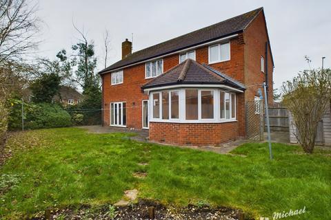 5 bedroom detached house for sale, Wendover Way, Aylesbury, Buckinghamshire