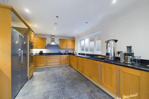 undefined, Wendover Way, Aylesbury, Buckinghamshire