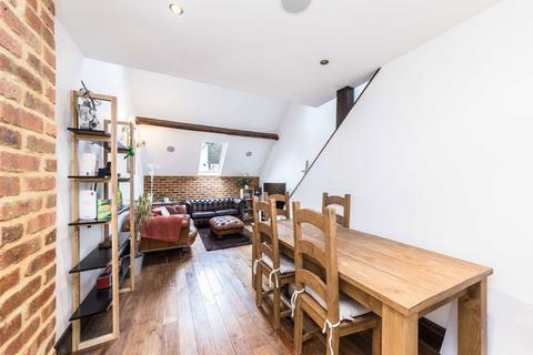 2 bedroom flat to rent, Maple Road, Surbiton KT6