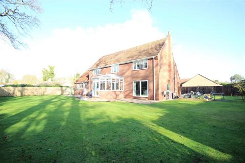 4 bedroom detached house for sale, Park Row, Sproatley, Hull