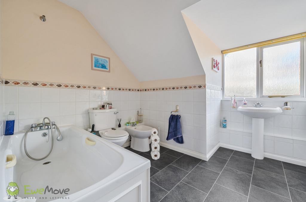 Ensuite Bathroom