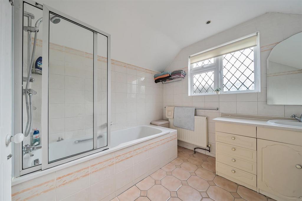 Family Bathroom: