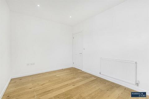 2 bedroom flat to rent, New Malden, KT3