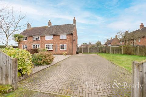 3 bedroom semi-detached house to rent, Woodfield, Briston