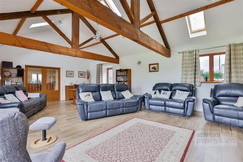 10 bedroom farm house for sale, Longsight Road, Clayton Le Dale, Ribble Valley