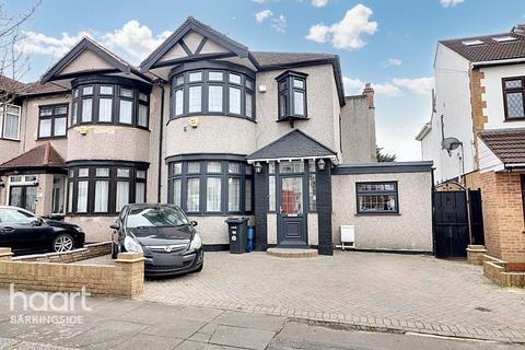 3 bedroom semi-detached house for sale, Fairmead Gardens, Redbridge