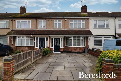 3 bedroom terraced house for sale, Severn Drive, Upminster, RM14