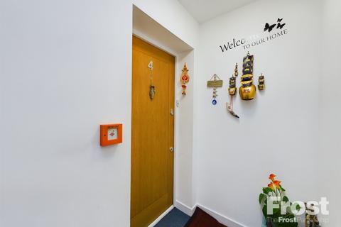 2 bedroom apartment for sale, Woodthorpe Road, Ashford, Surrey, TW15