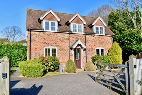 3 bedroom detached house for sale, Dorking Road, Tadworth KT20