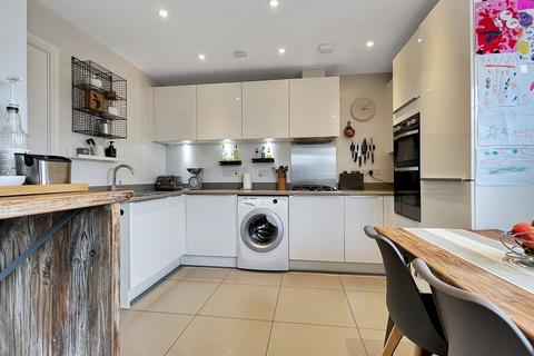 37 Berryfield Close, Tiptree, Colchester, CO5 0FQ