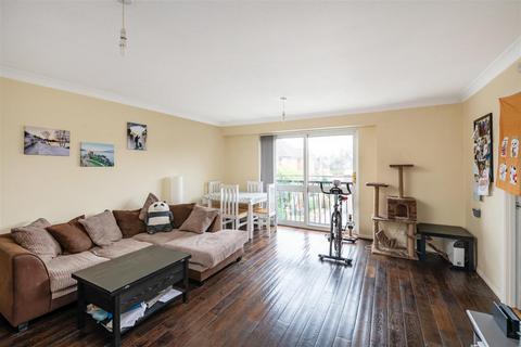 undefined, Victoria Road, Horley