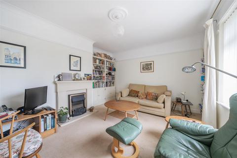 16 Brookwell Close, Chippenham, SN15 1PJ