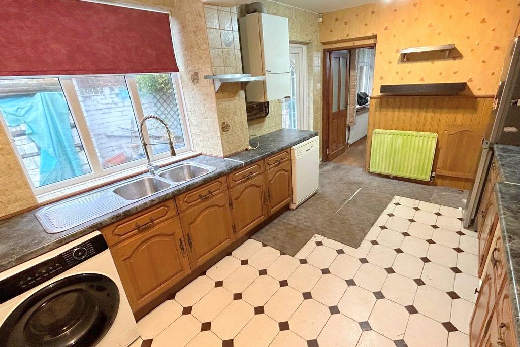 Kitchen (2)