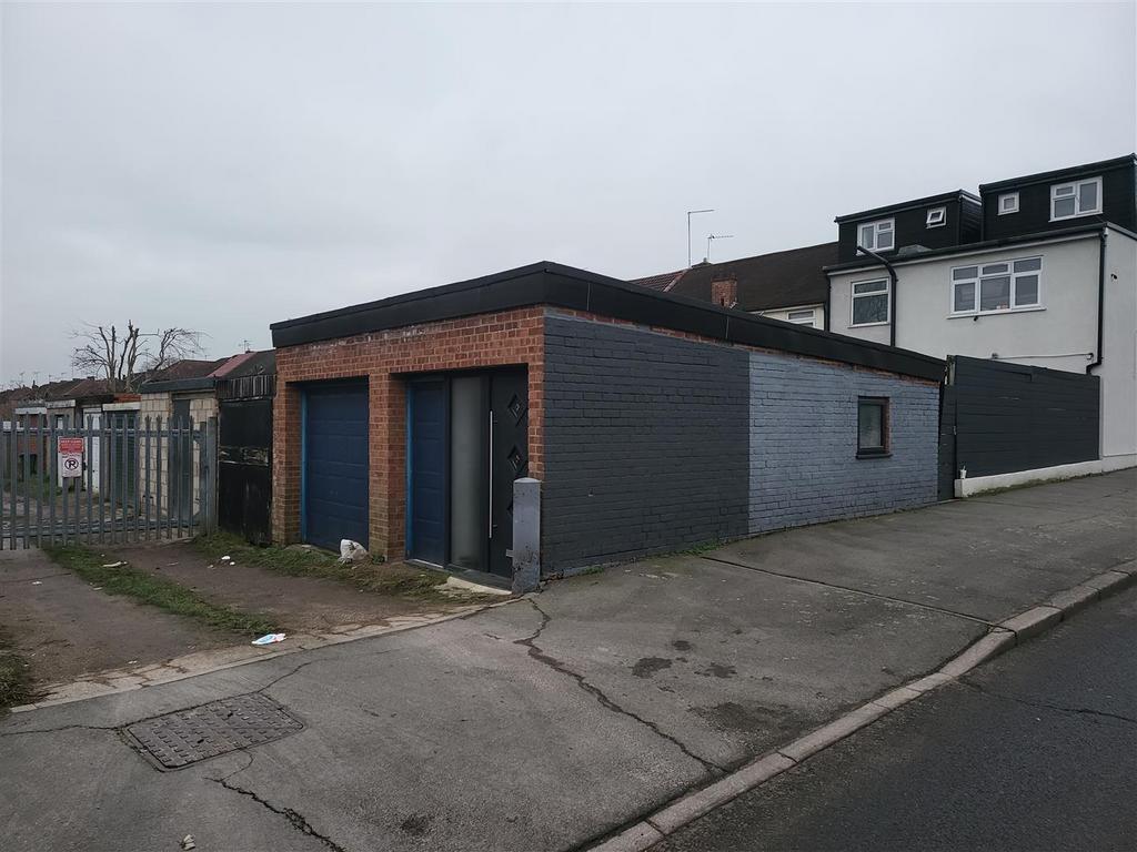 Garage.jpg