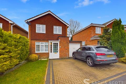 3 bedroom detached house for sale, The Driftway, Banstead, SM7