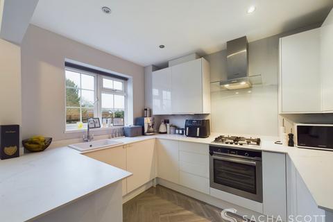 3 bedroom detached house for sale, The Driftway, Banstead, SM7