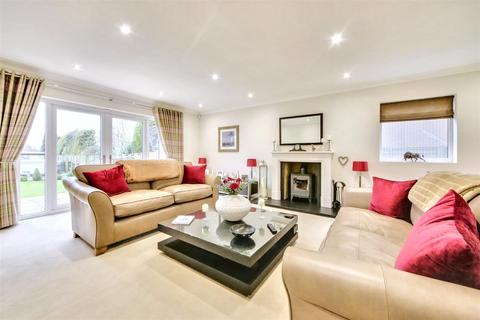 4 bedroom detached house for sale, The Ridgeway, Radlett WD7