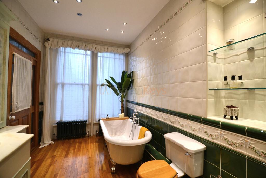 Master Bathroom 3.JPG