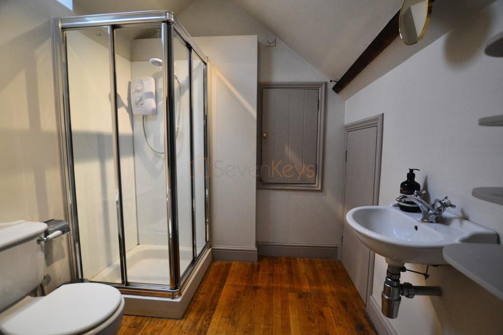 Master En-suite.JPG