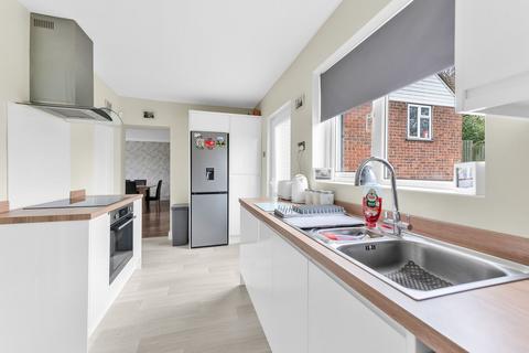 169 Slades Drive, Chislehurst, BR7 6JZ