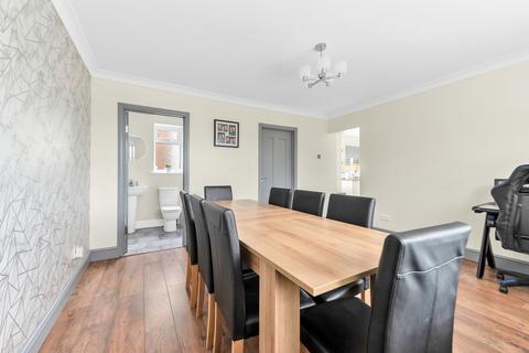 169 Slades Drive, Chislehurst, BR7 6JZ