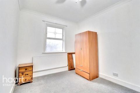 4 bedroom terraced house to rent, Claude Road, LONDON