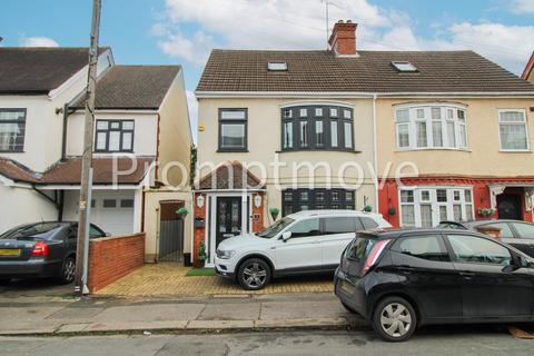 4 bedroom semi-detached house for sale, Carlton Crescent Luton LU3 1EN