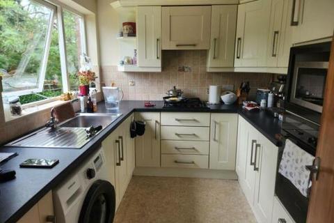 2 bedroom flat to rent, Inks Green, Highams Park