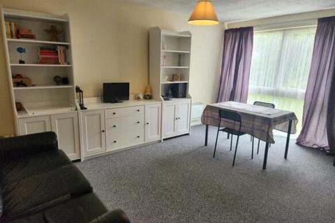 2 bedroom flat to rent, Inks Green, Highams Park