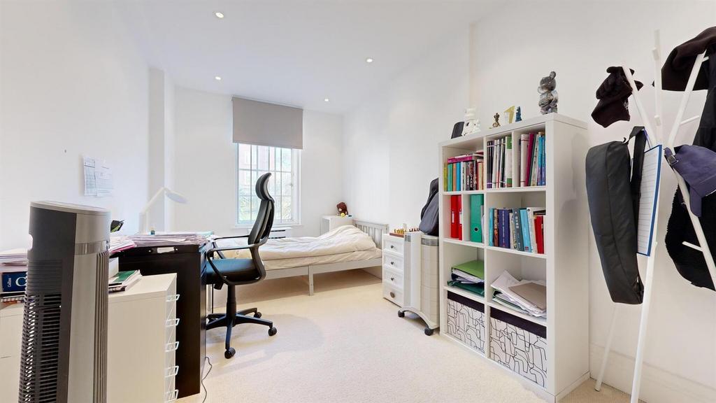 20 PCbedroom3.jpg