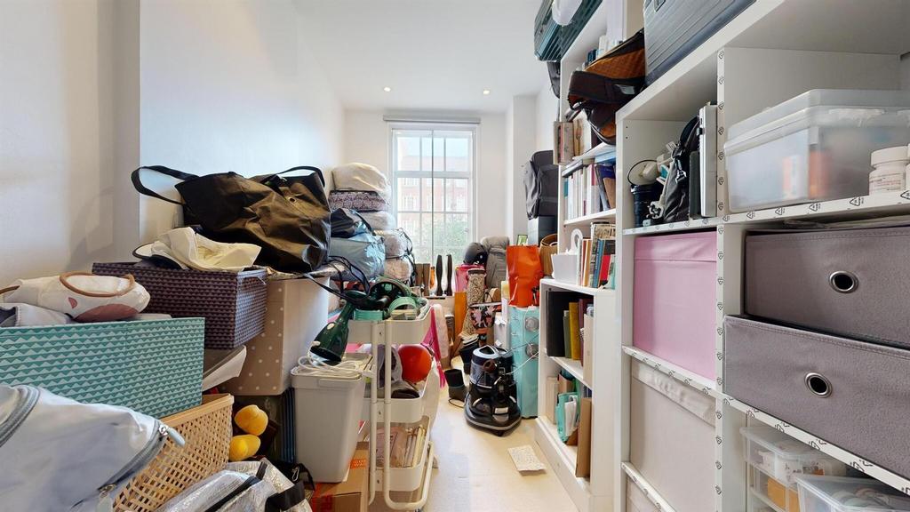 20 PCLivingroomspareroom.jpg