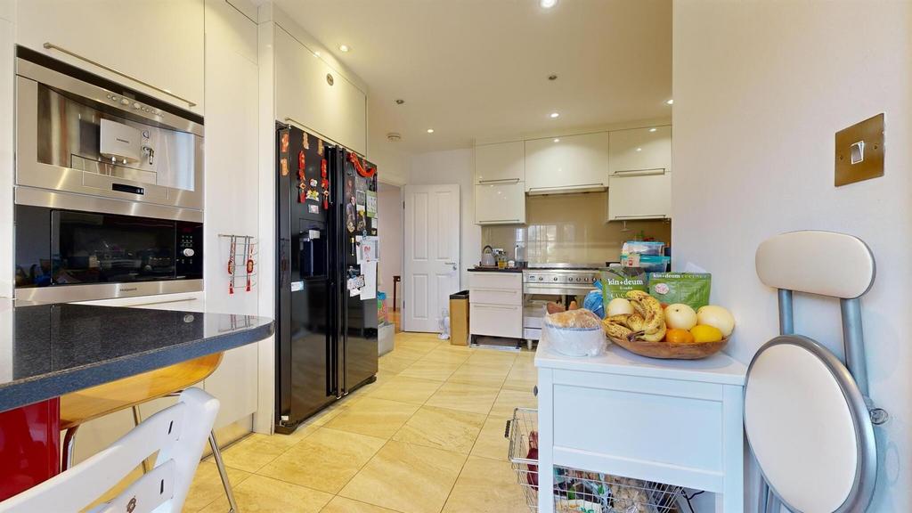 20 PCkitchen2.jpg